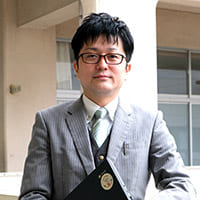 前 良治